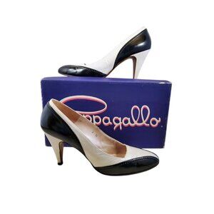 Pappagallo Justine Black Patent Vanilla Pumps 7N Mid-1980s Made in Spain